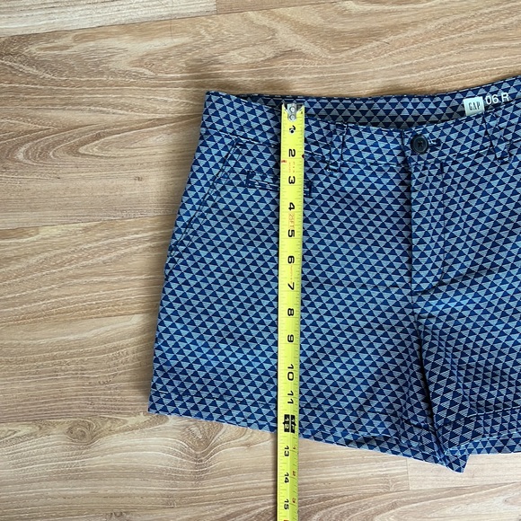 GAP Summer Short Navy/White Triangle Pattern - Picture 4 of 16